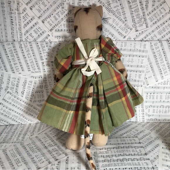 Mrs Fluffy 100% Cotton Cat Anthropomorphic Child’s Plush Cuddly Security Toy - Picture 3 of 9